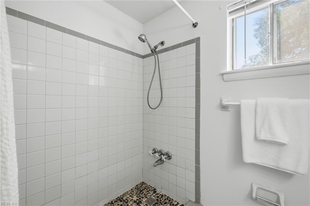 556 Caren Dr Property Photo 42