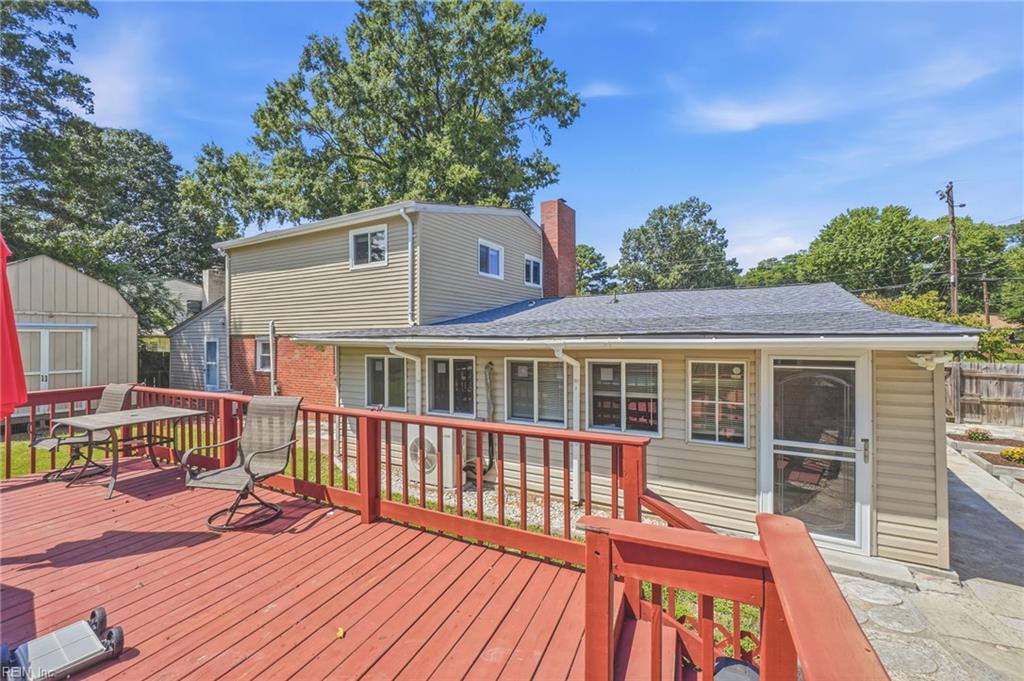 556 Caren Dr Property Photo 49