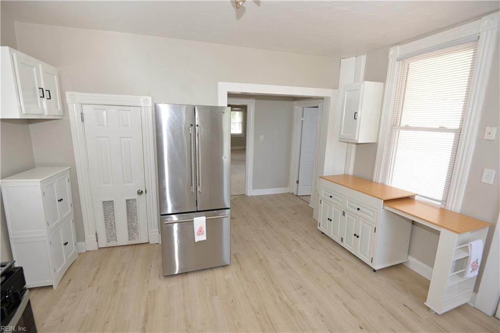 1700 Mcdaniel St Property Photo 4