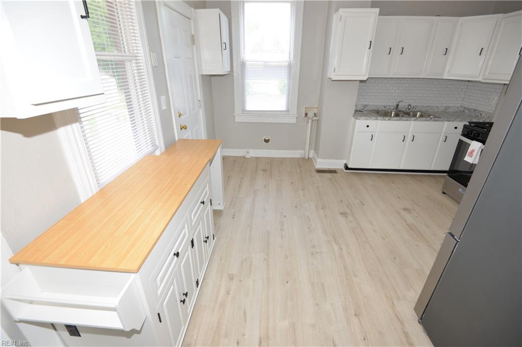 1700 Mcdaniel St Property Photo 5