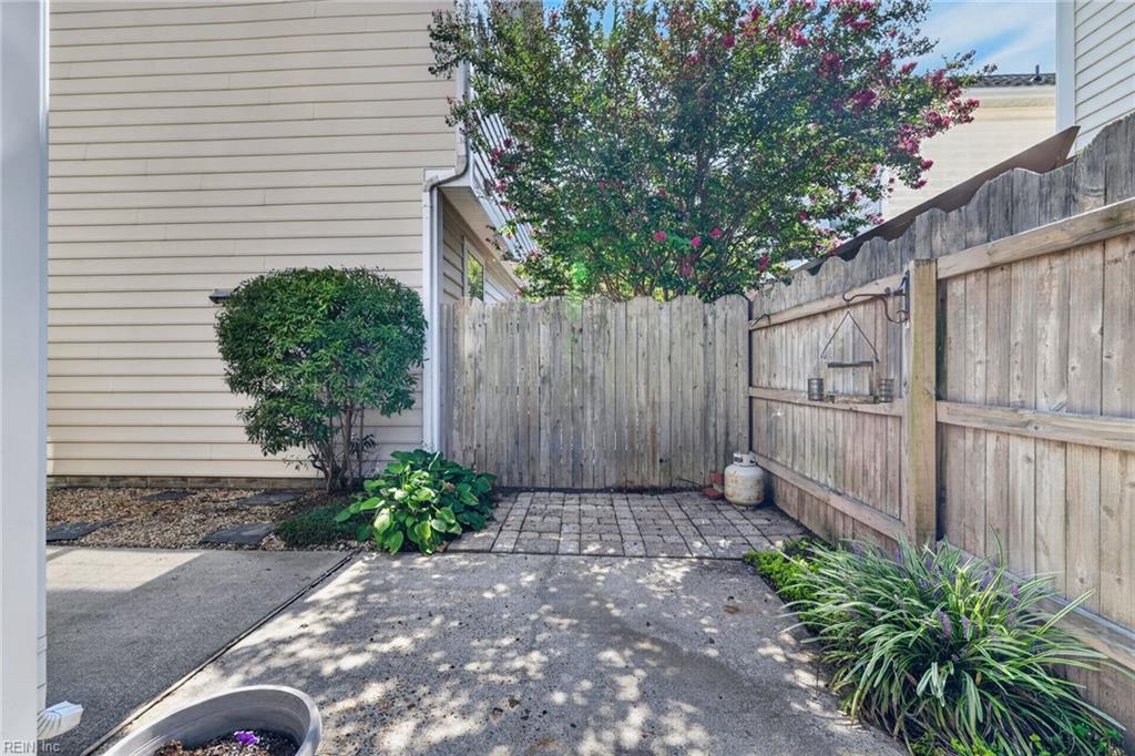 1833 Staple Inn Dr Property Photo 11