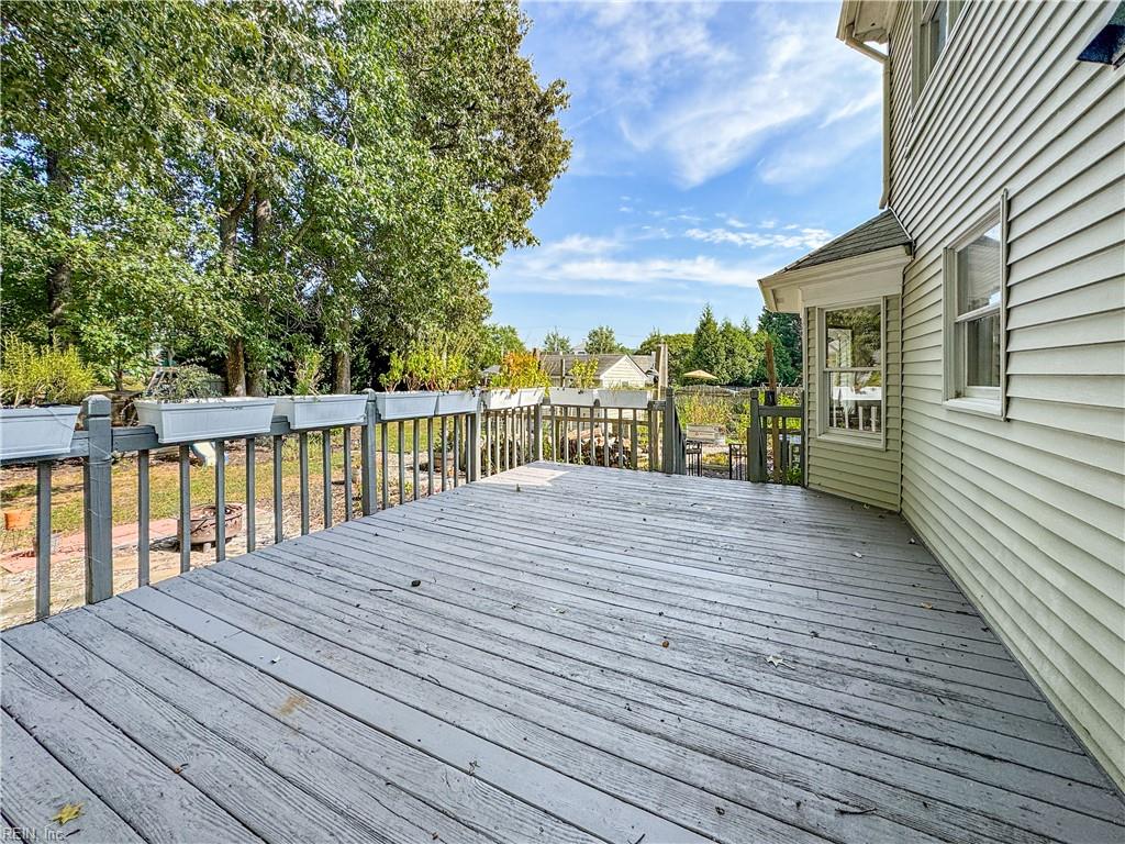 309 Barcelona Dr Property Photo 45