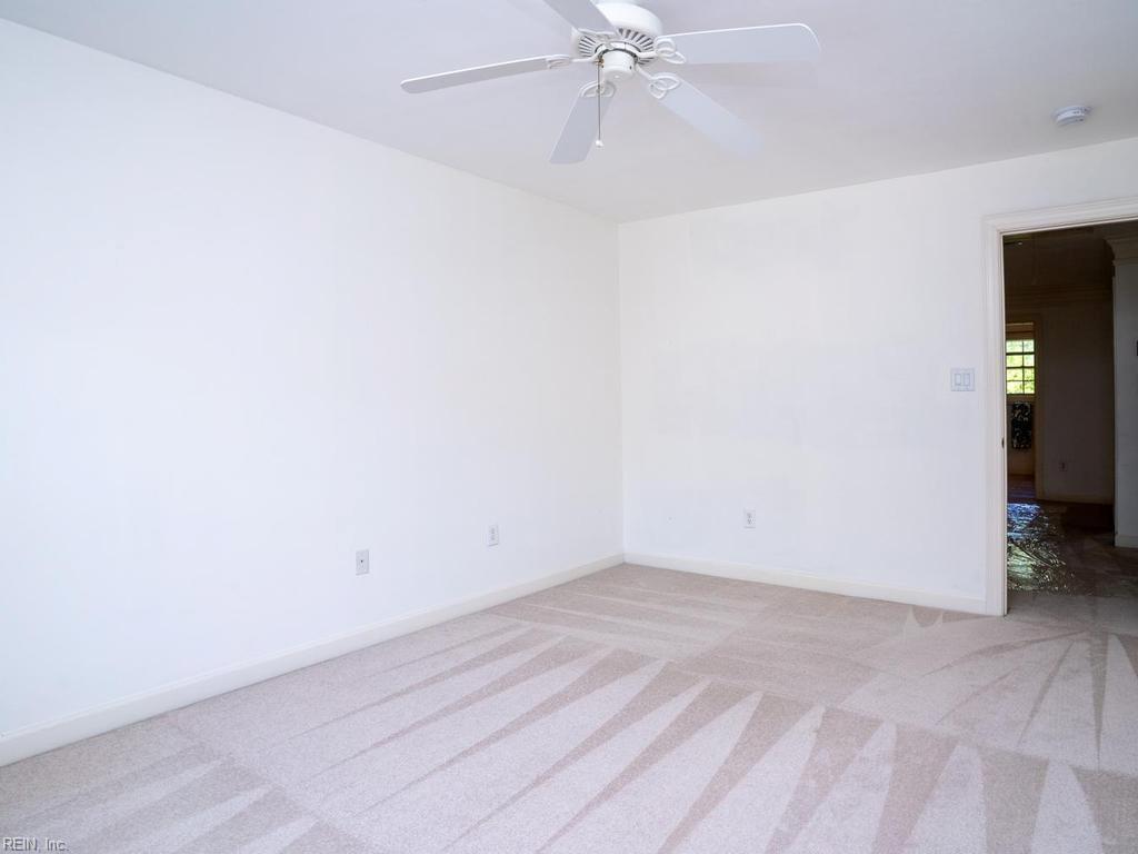 138 Greengable Way Property Photo 35