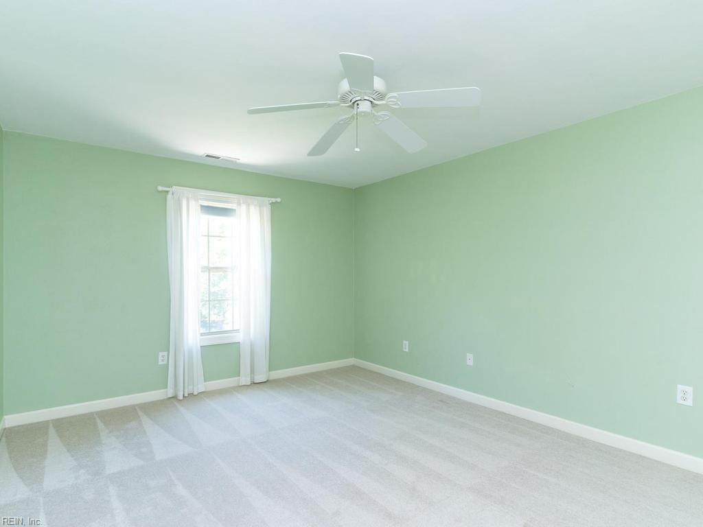138 Greengable Way Property Photo 38