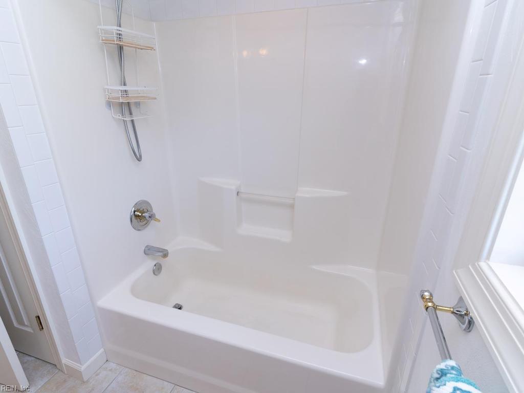 138 Greengable Way Property Photo 41