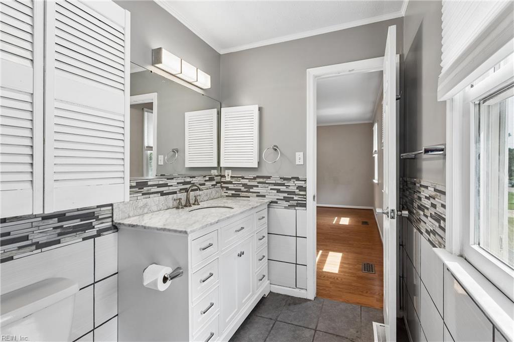 28 Holly St Property Photo 31