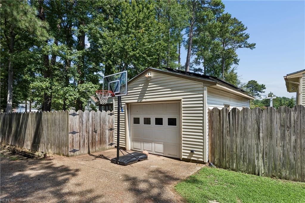 28 Holly St Property Photo 47