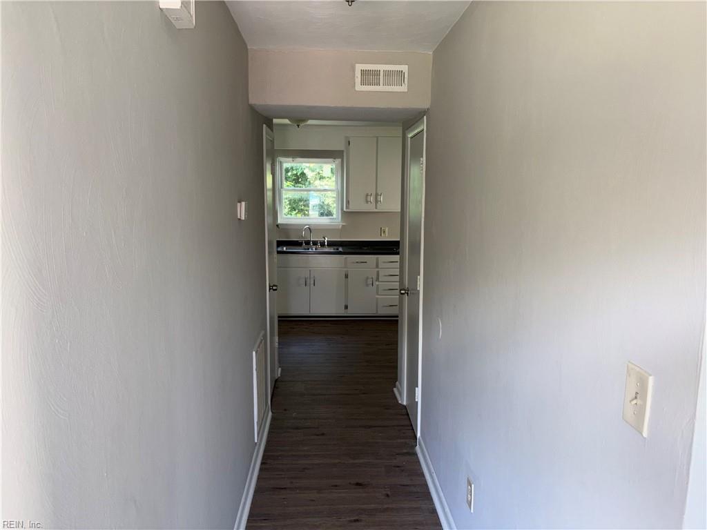 857 28 St Property Photo 2