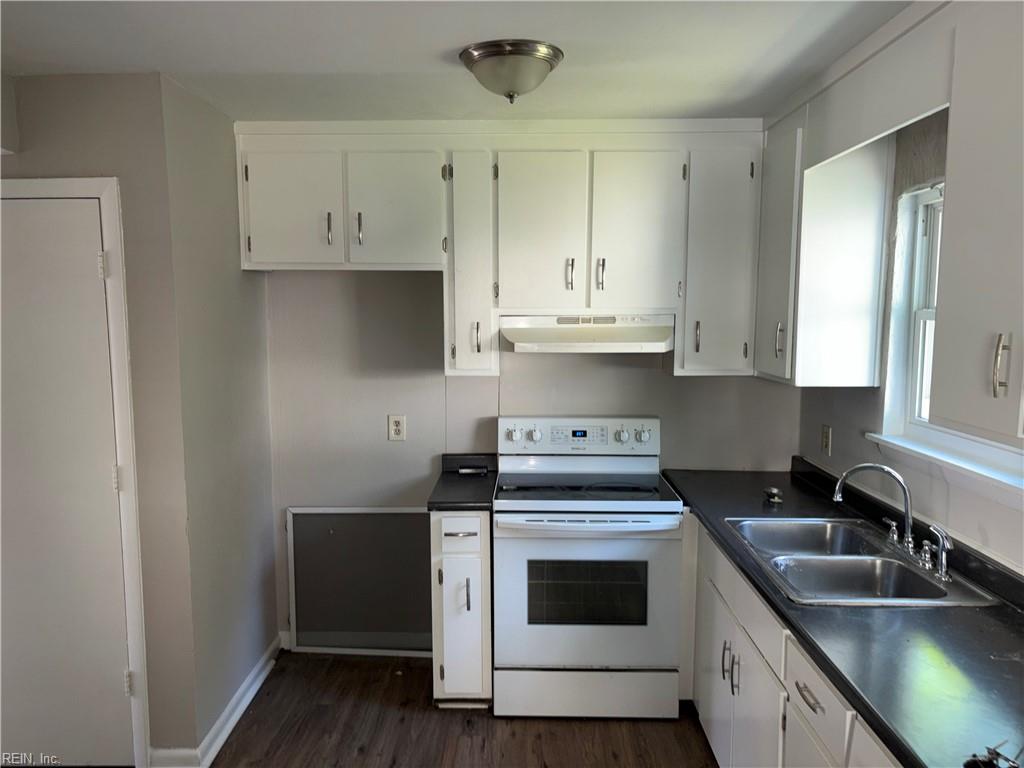 857 28 St Property Photo 3