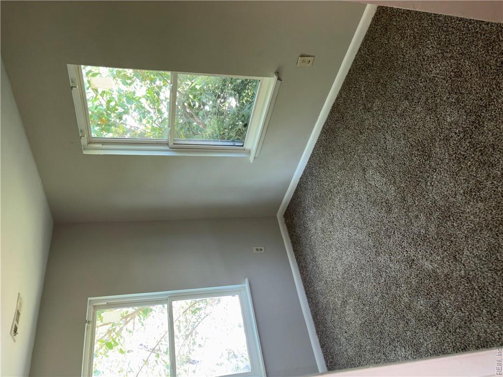 857 28 St Property Photo 8