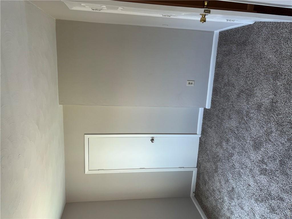 857 28 St Property Photo 12