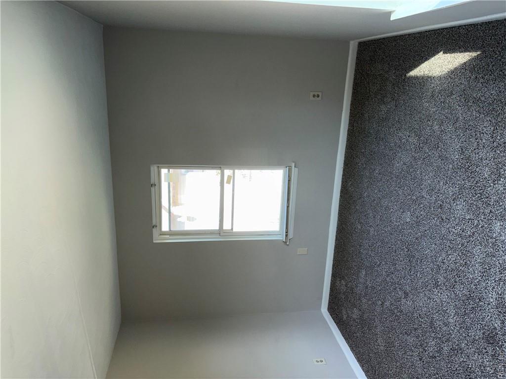 857 28 St Property Photo 13