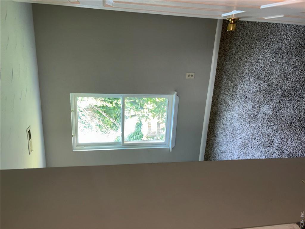 857 28 St Property Photo 15
