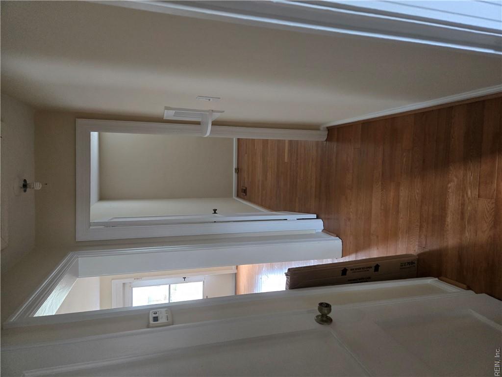 425 Lenox Ave Property Photo 3