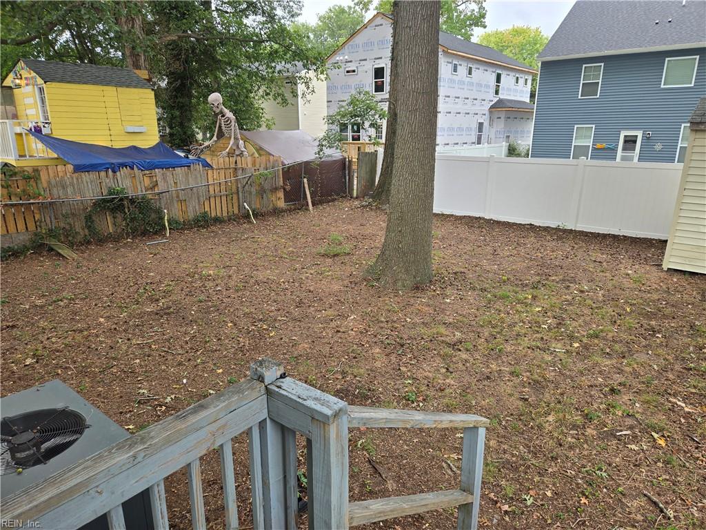 425 Lenox Ave Property Photo 4
