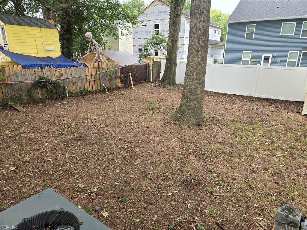 425 Lenox Ave Property Photo 5