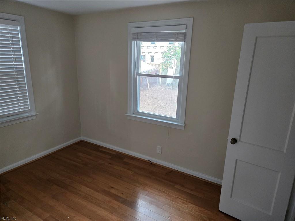 425 Lenox Ave Property Photo 12
