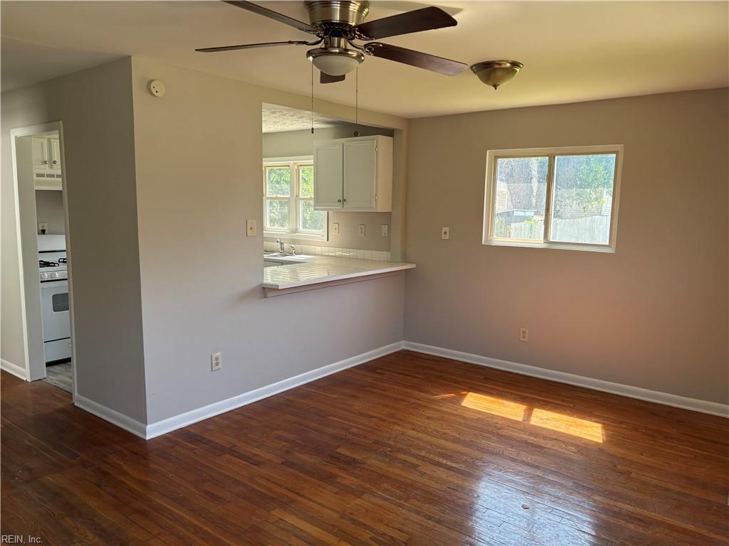 1112 36 St Property Photo 2