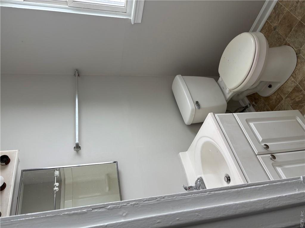 1112 36 St Property Photo 10
