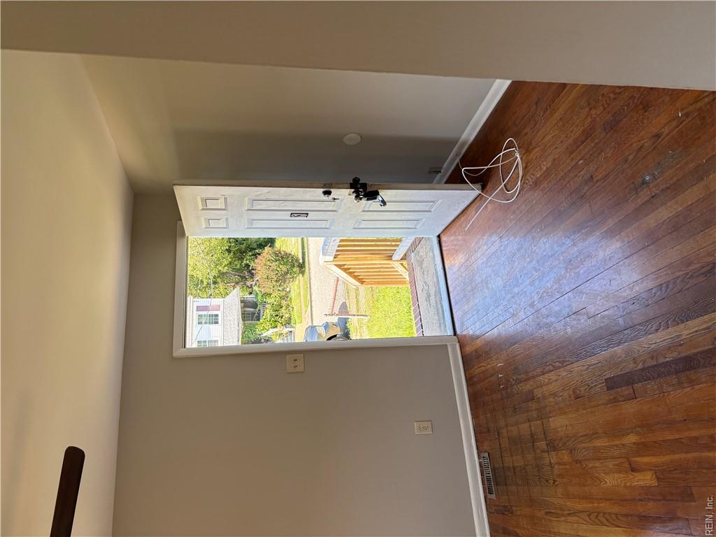 1112 36 St Property Photo 18