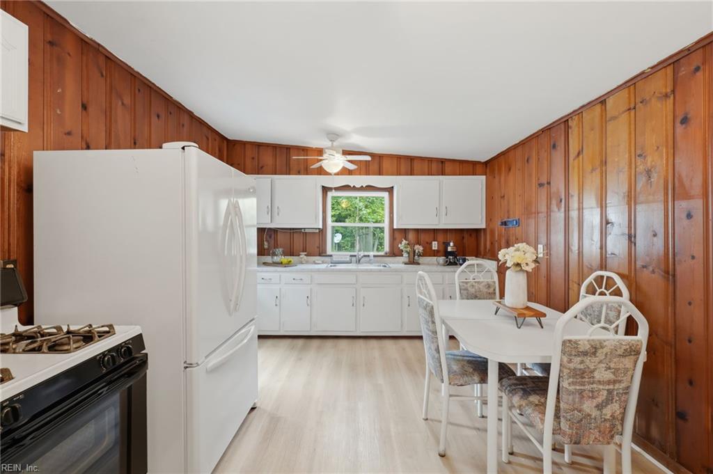 2501 Harling Dr Property Photo 9