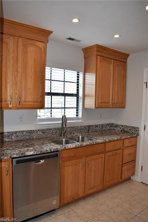 413 Harbour Pt Property Photo 7
