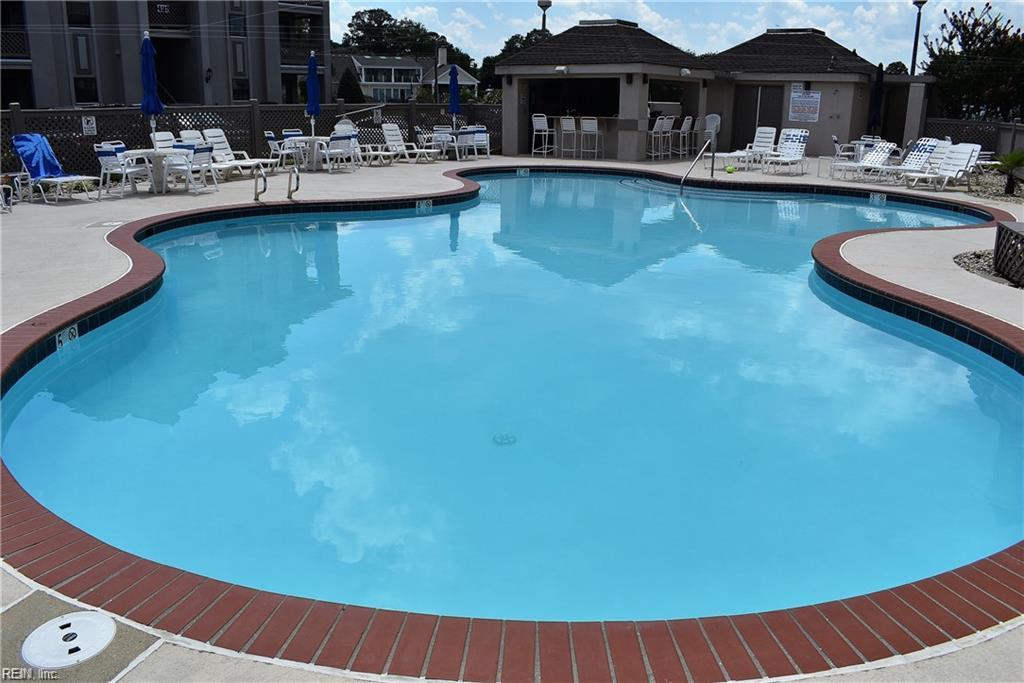 413 Harbour Pt Property Photo 11