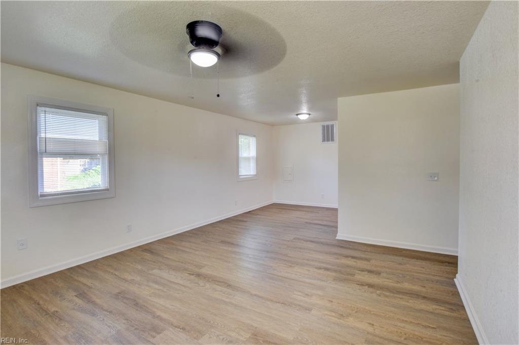 1005 Liston Ln Property Photo 6