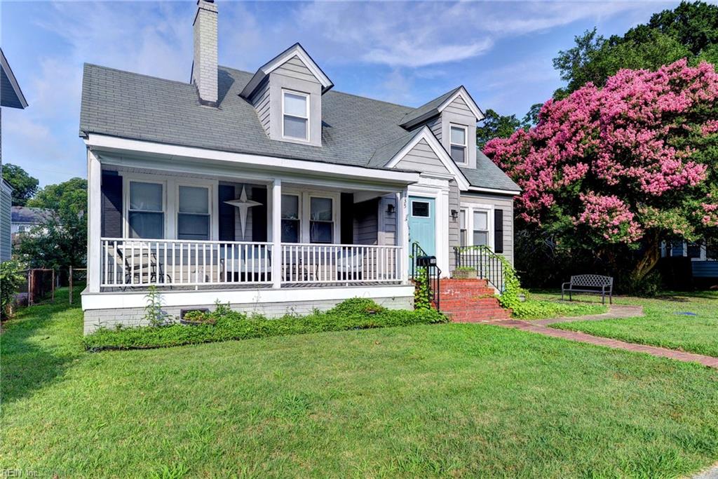 135 Pochin Pl Property Photo 2