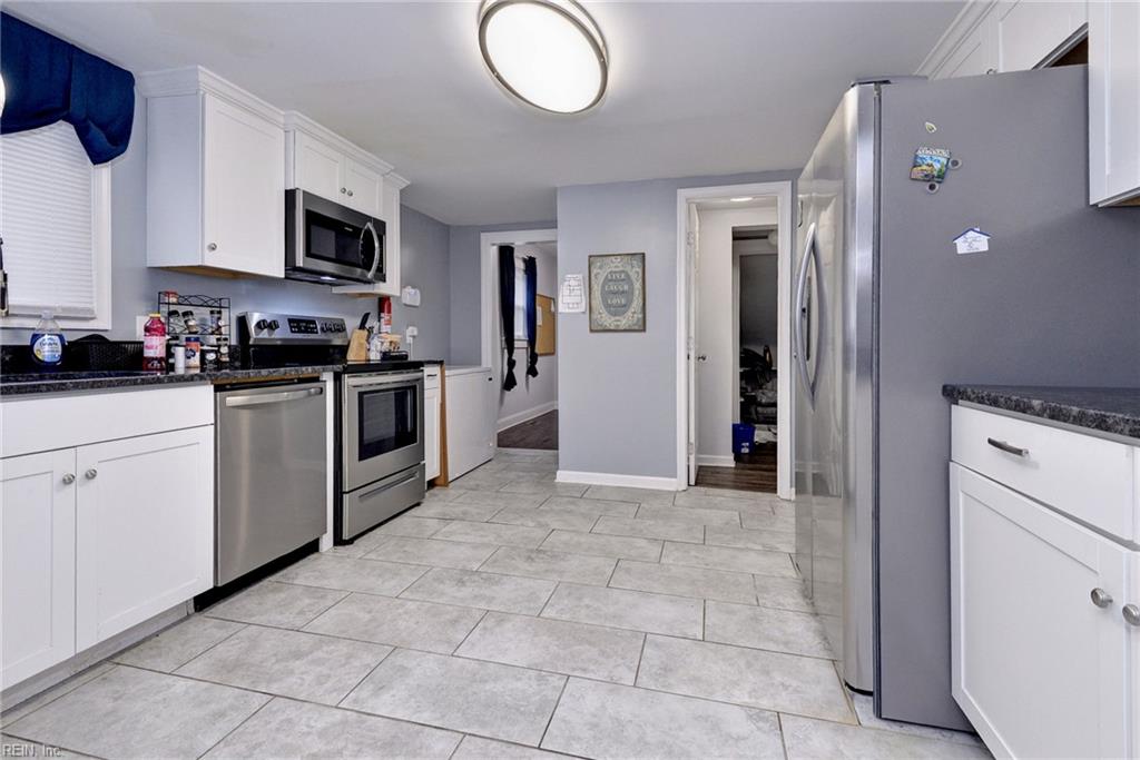 135 Pochin Pl Property Photo 17