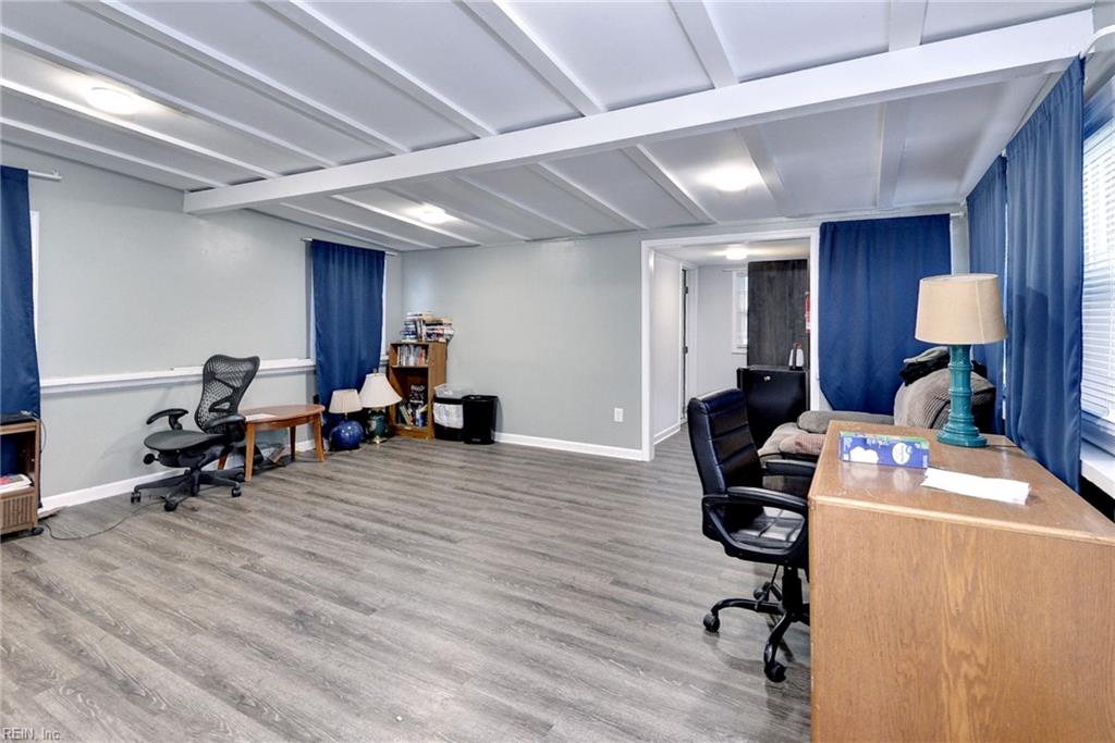 135 Pochin Pl Property Photo 18