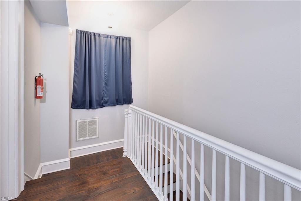 135 Pochin Pl Property Photo 23