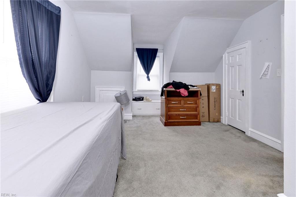 135 Pochin Pl Property Photo 24