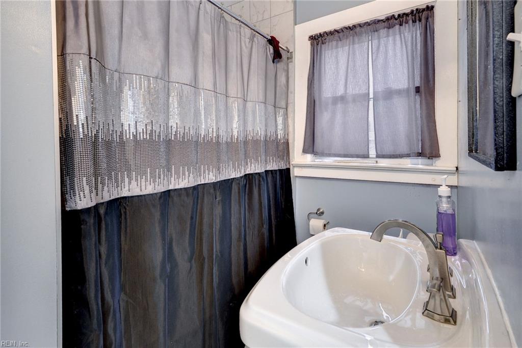 135 Pochin Pl Property Photo 25