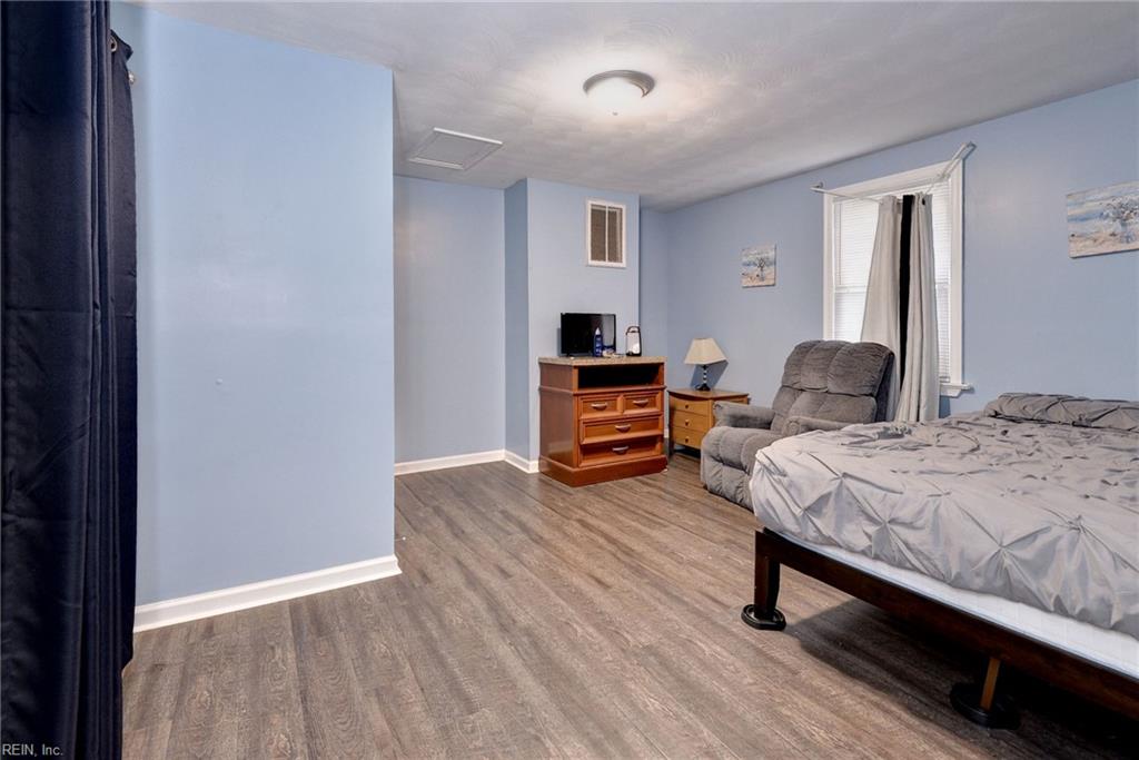 135 Pochin Pl Property Photo 27