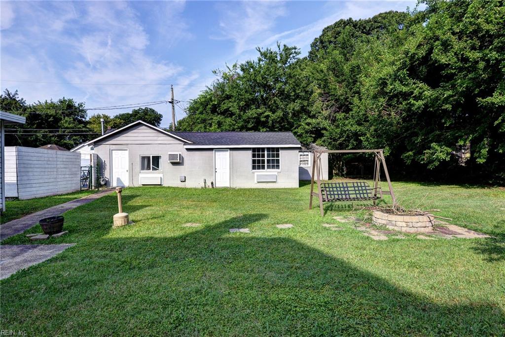 135 Pochin Pl Property Photo 29
