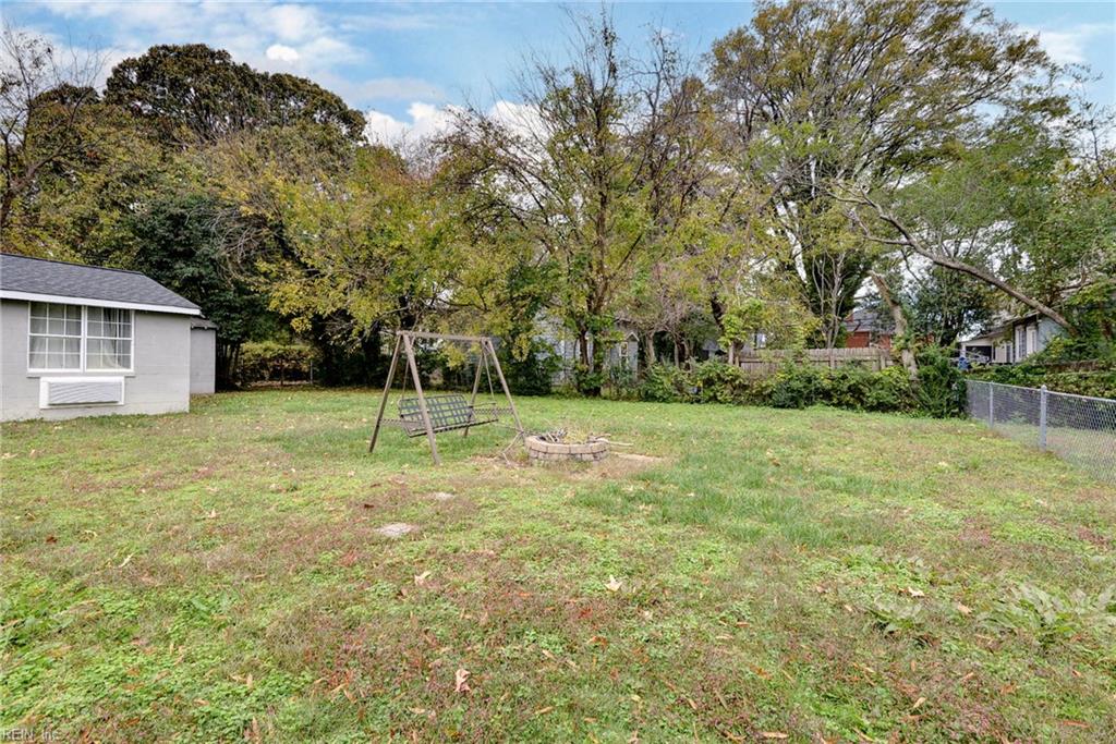135 Pochin Pl Property Photo 31