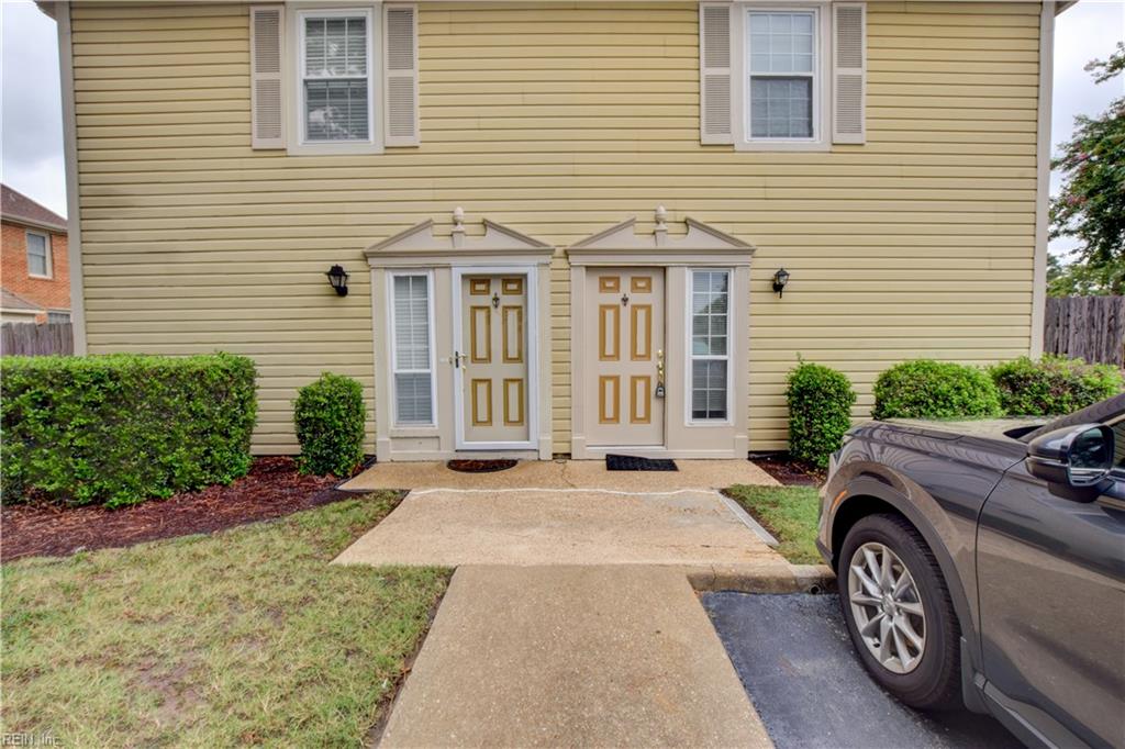 604 Oleander Cir Property Photo 2