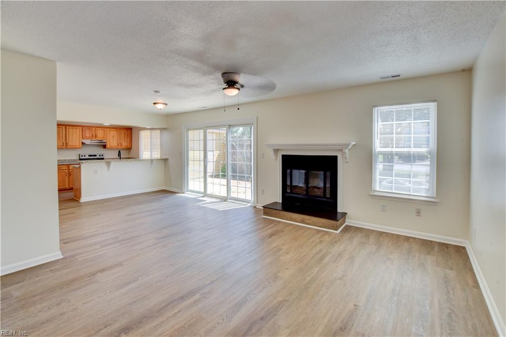 604 Oleander Cir Property Photo 4
