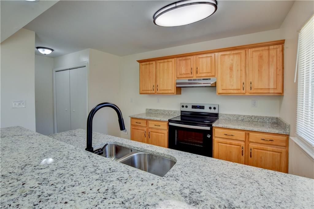 604 Oleander Cir Property Photo 17