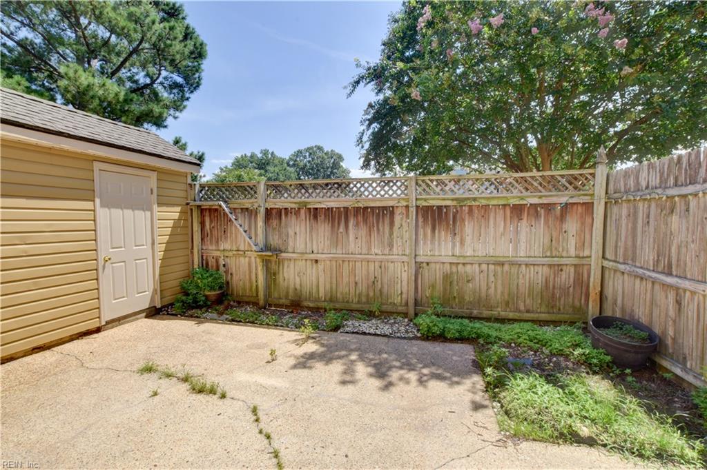 604 Oleander Cir Property Photo 41