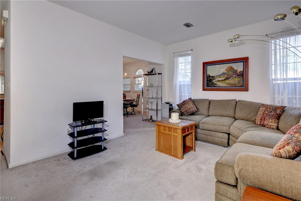 1324 Stillwater Court Ct Property Photo 4
