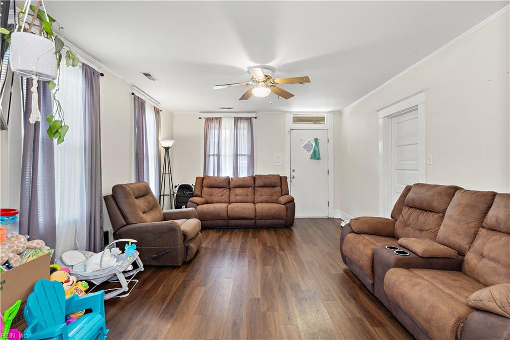 414 Lee St Property Photo 5