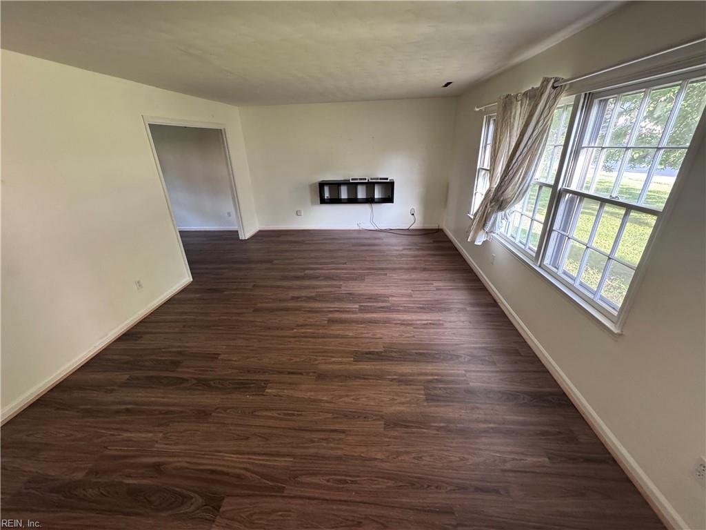 1039 Windjammer Dr Property Photo 4