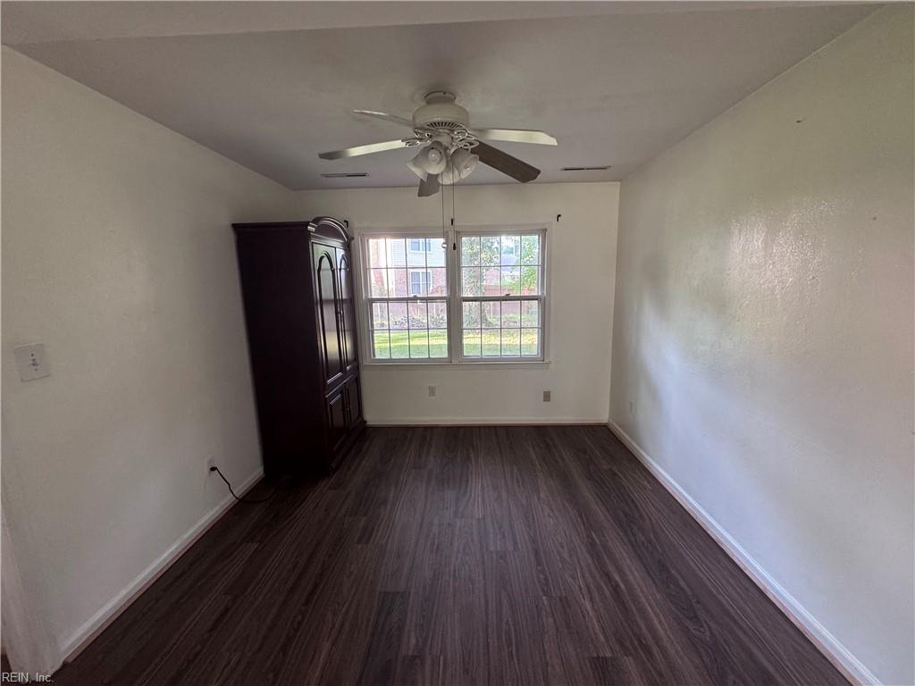 1039 Windjammer Dr Property Photo 5