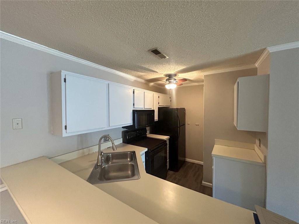 110 Stratford Dr Property Photo 3