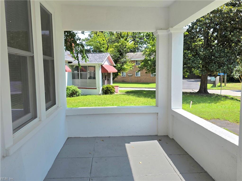 922 Druid Cir Property Photo 4