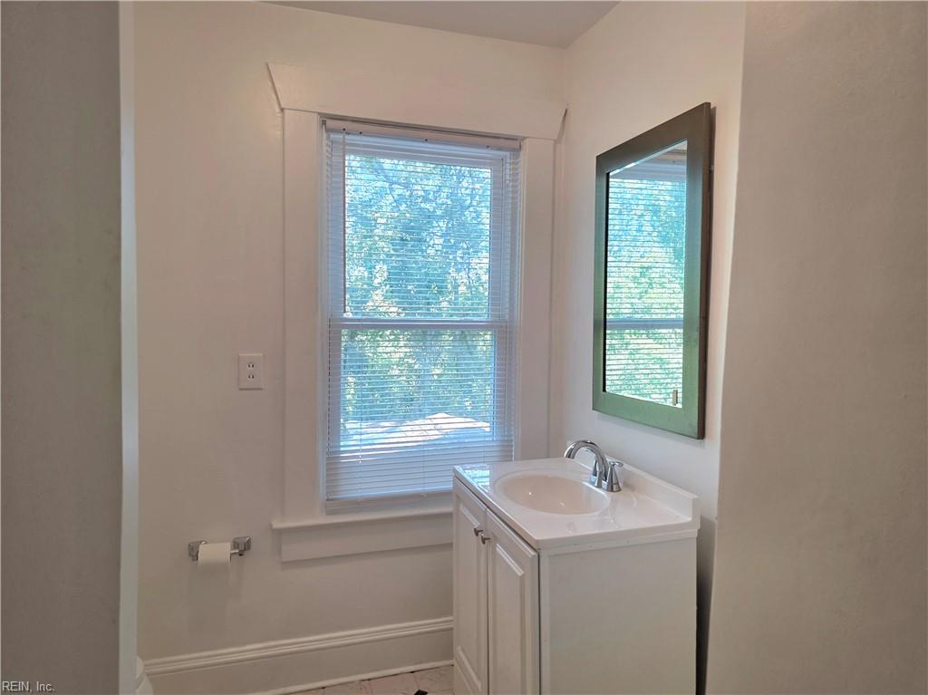 922 Druid Cir Property Photo 28