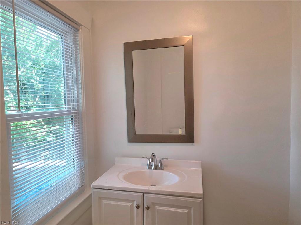 922 Druid Cir Property Photo 29