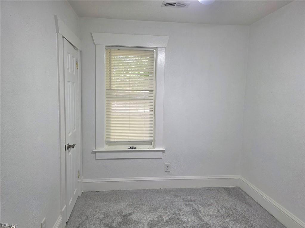 922 Druid Cir Property Photo 35